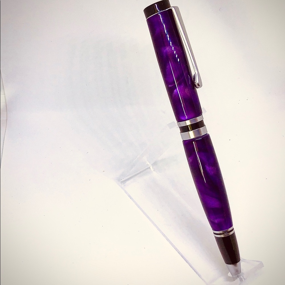 🎁 Handcrafted Pen from the vibrant color collection